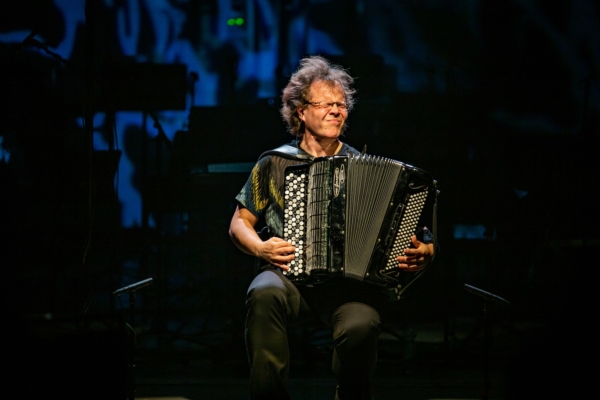 AUF: Accordion Expanded